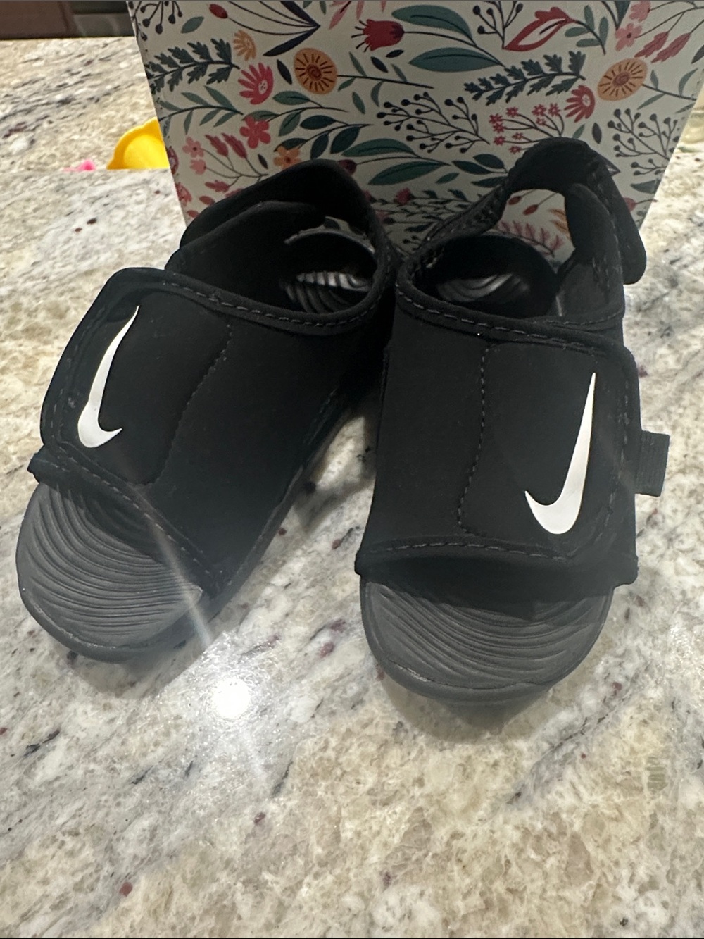 Nike sunray sandals 8C